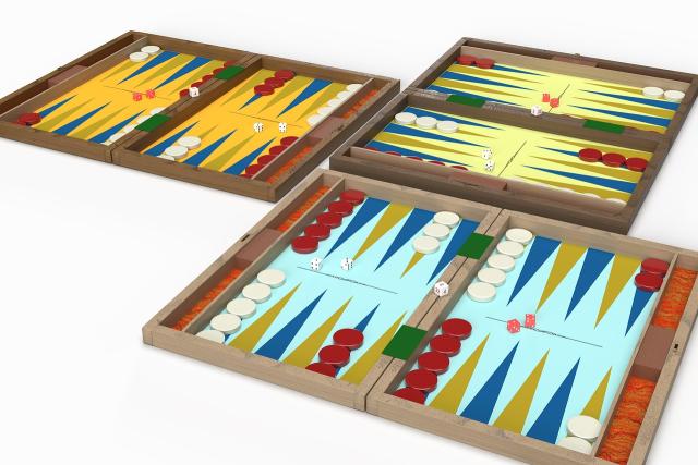 Spiel Backgammon auf einem Tisch